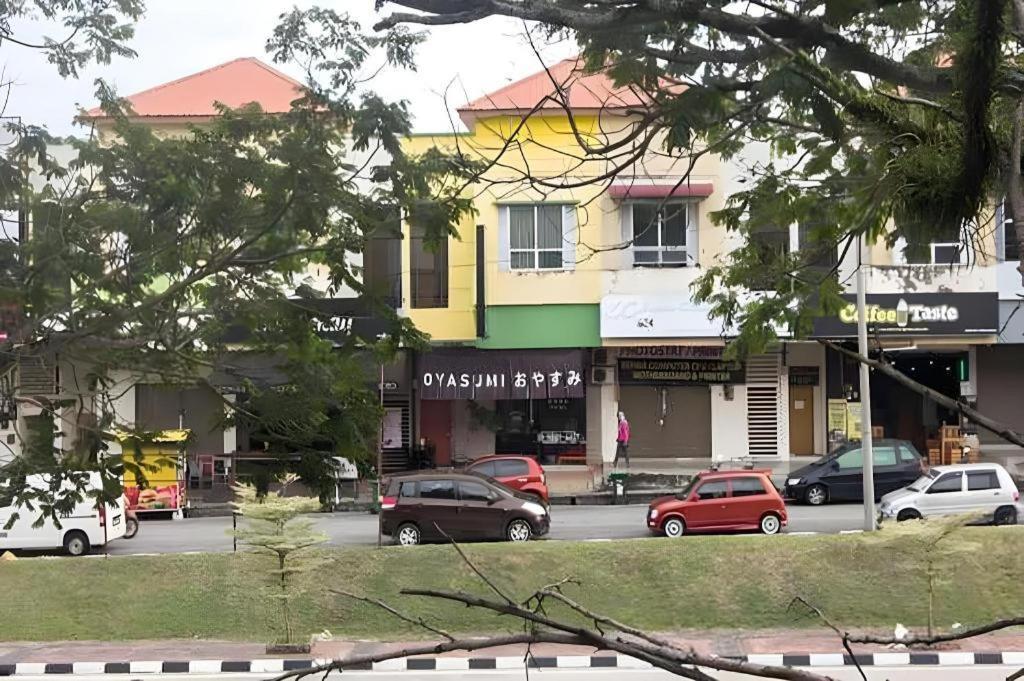 Oyasumi Hotel Kulim Buitenkant foto