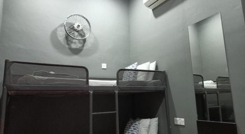 Oyasumi Hotel Kulim Buitenkant foto